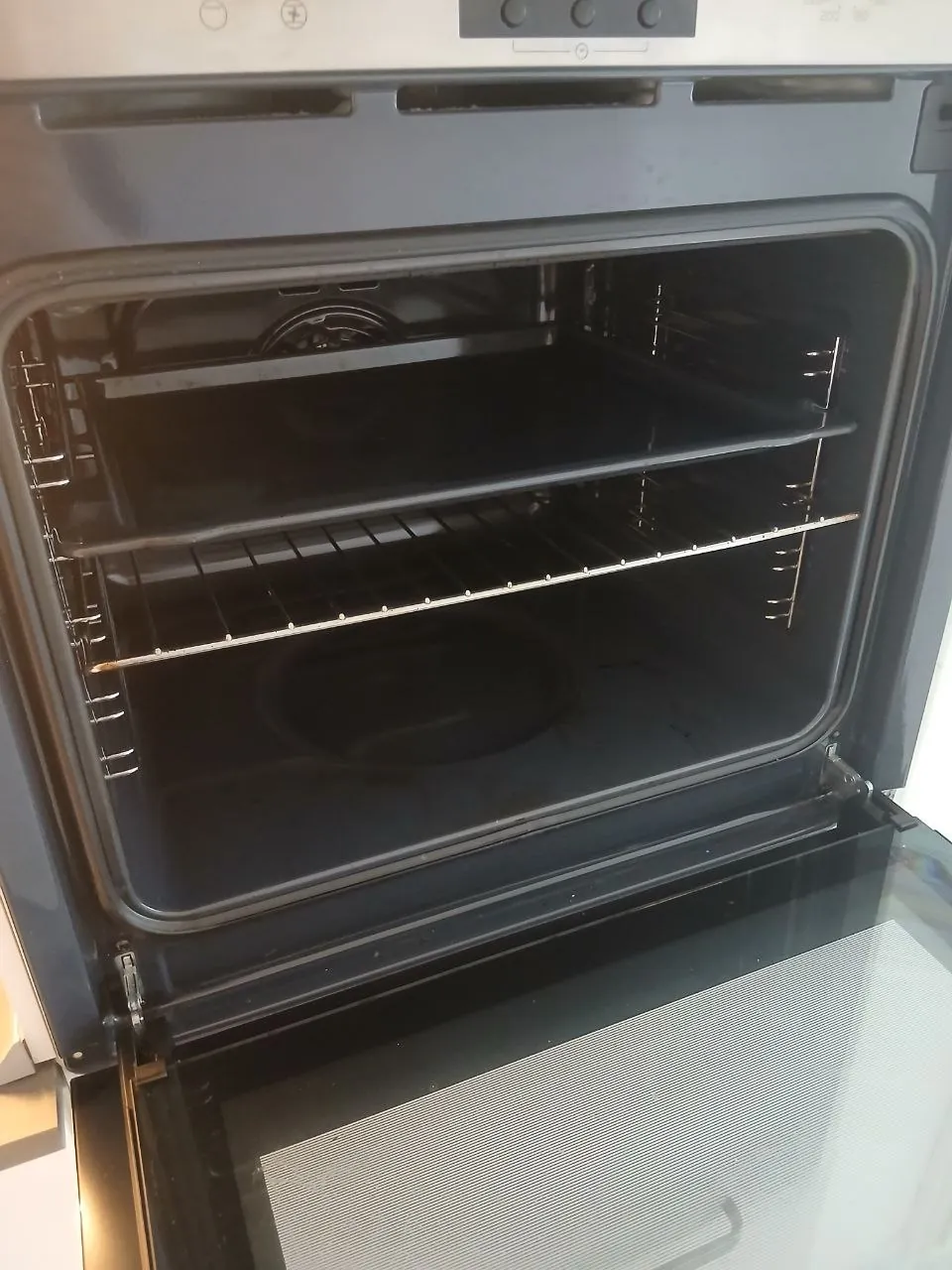 Духовка Hotpoint Ariston в хорошем состоянии 5