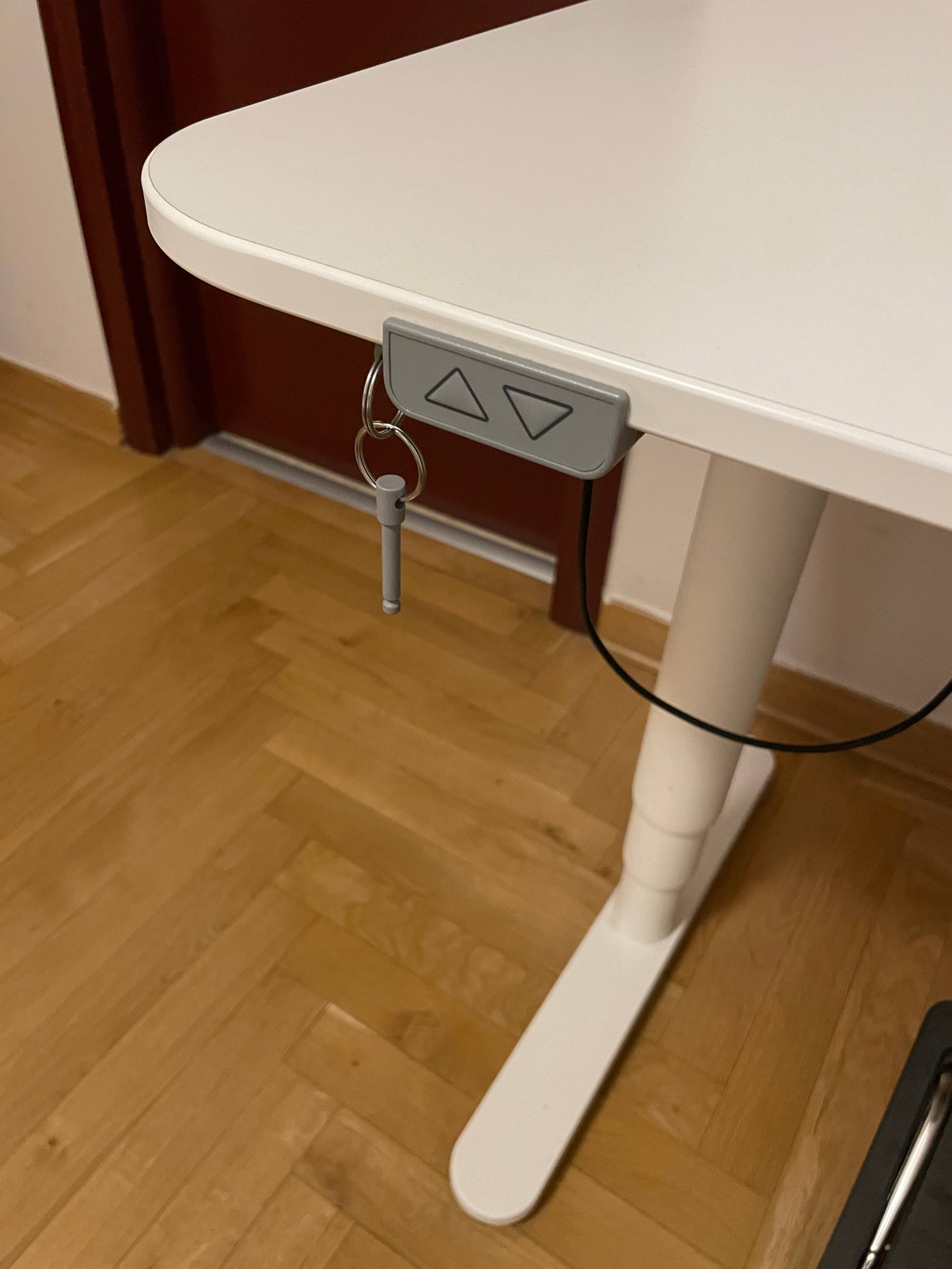 Рабочий стол BEKANT 3