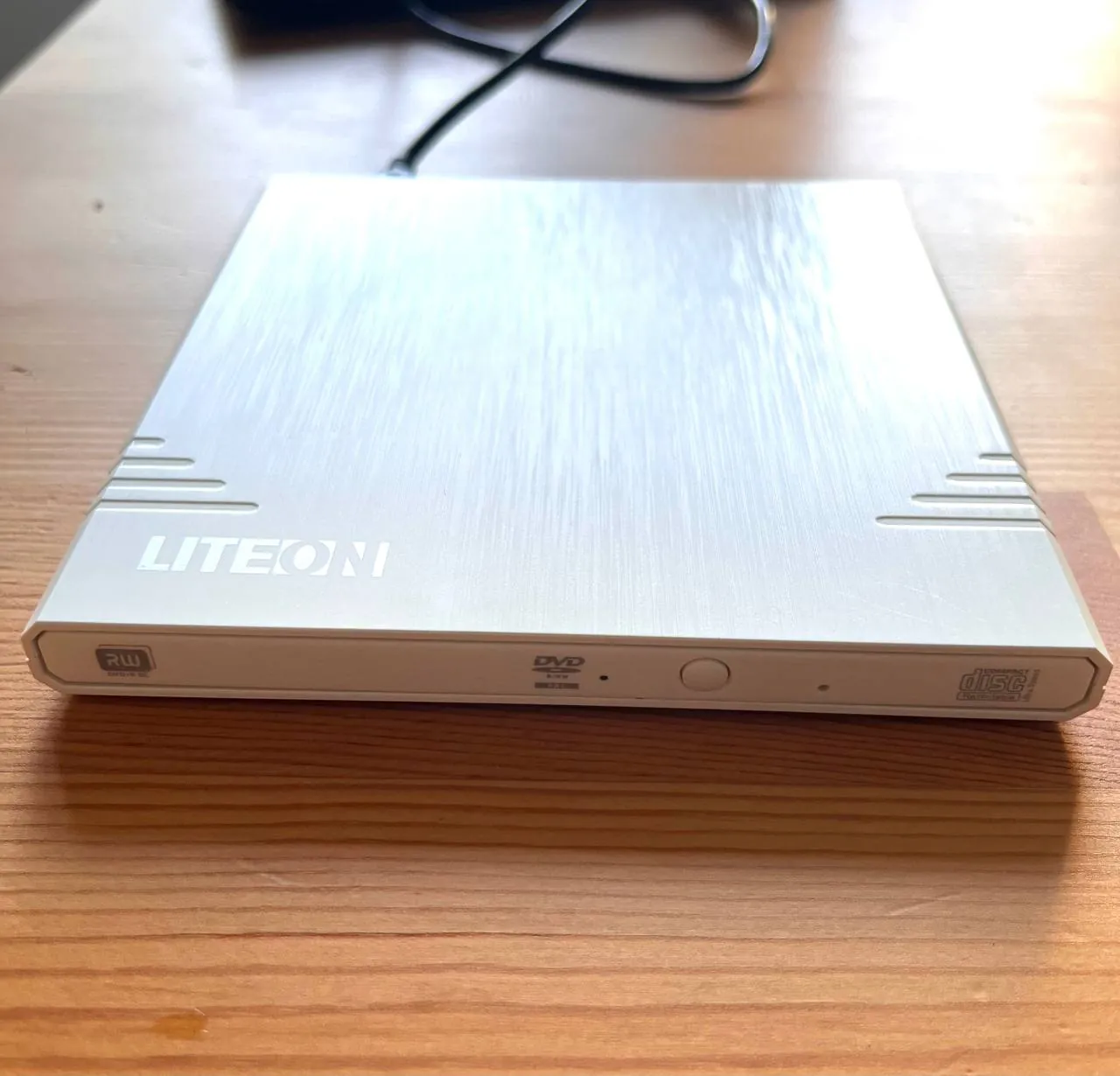 Внешний DVD-привод Lite-On eBAU 108 USB 1