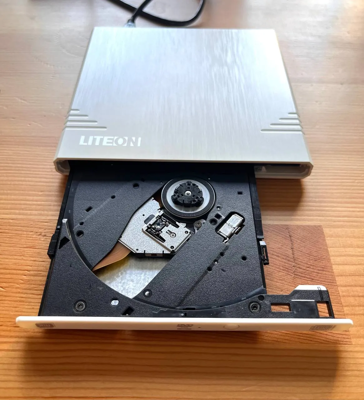 Внешний DVD-привод Lite-On eBAU 108 USB 2