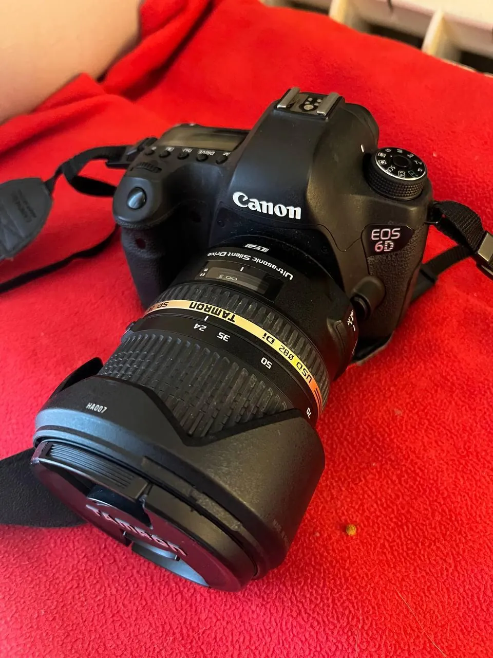 Canon EOS 6D с объективом Tamron 24-70 мм 1