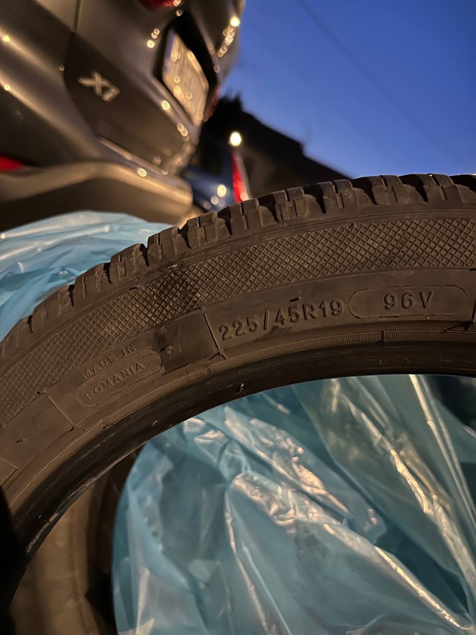 Комплект б/у резины 225/45 R19 8