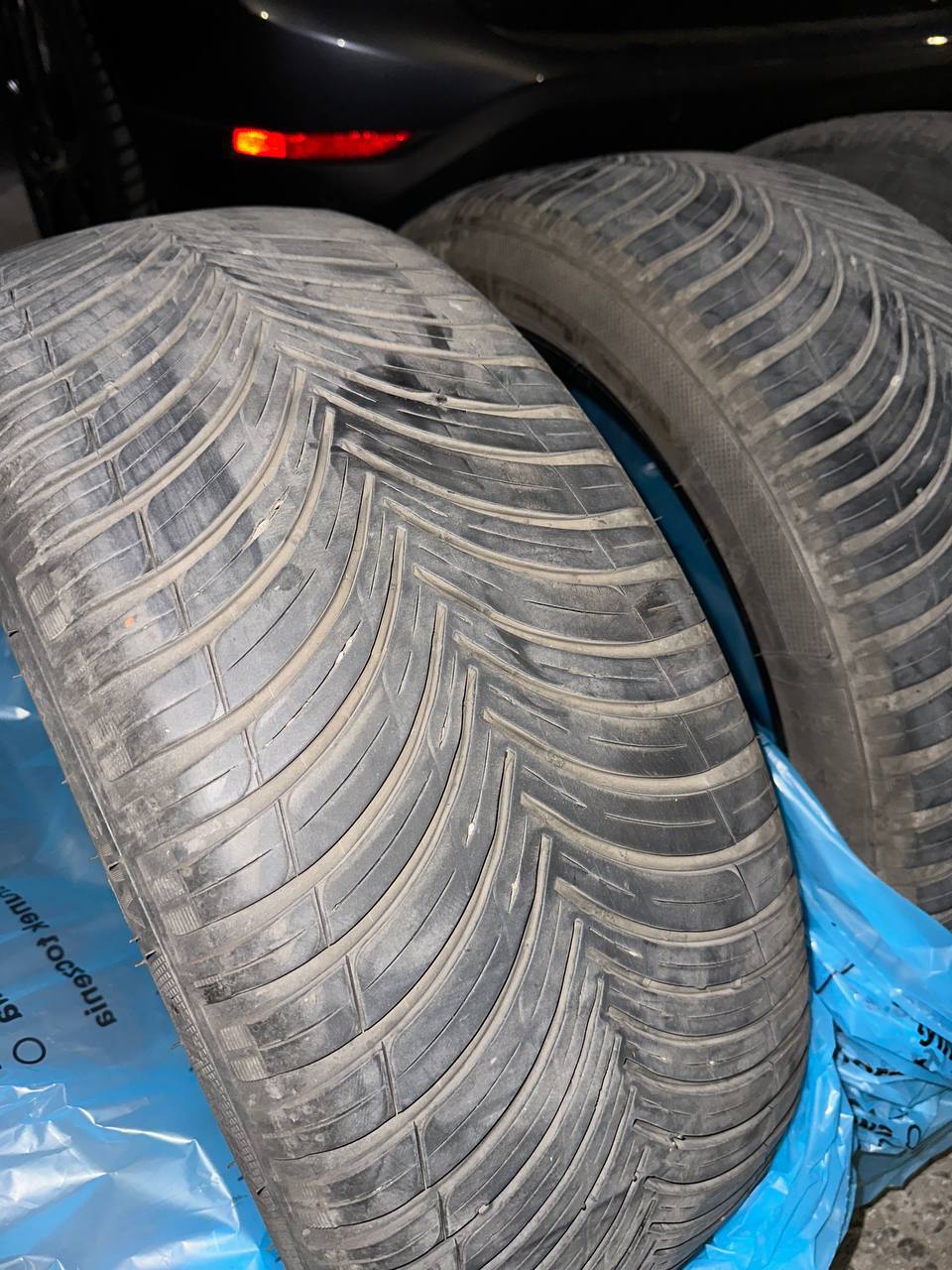 Комплект б/у резины 225/45 R19 3