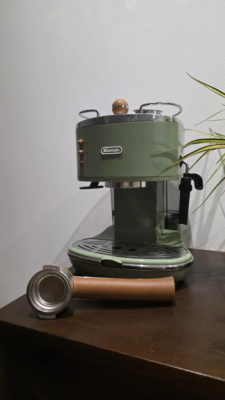 Кофемашина DeLonghi рожковая рабочая 2
