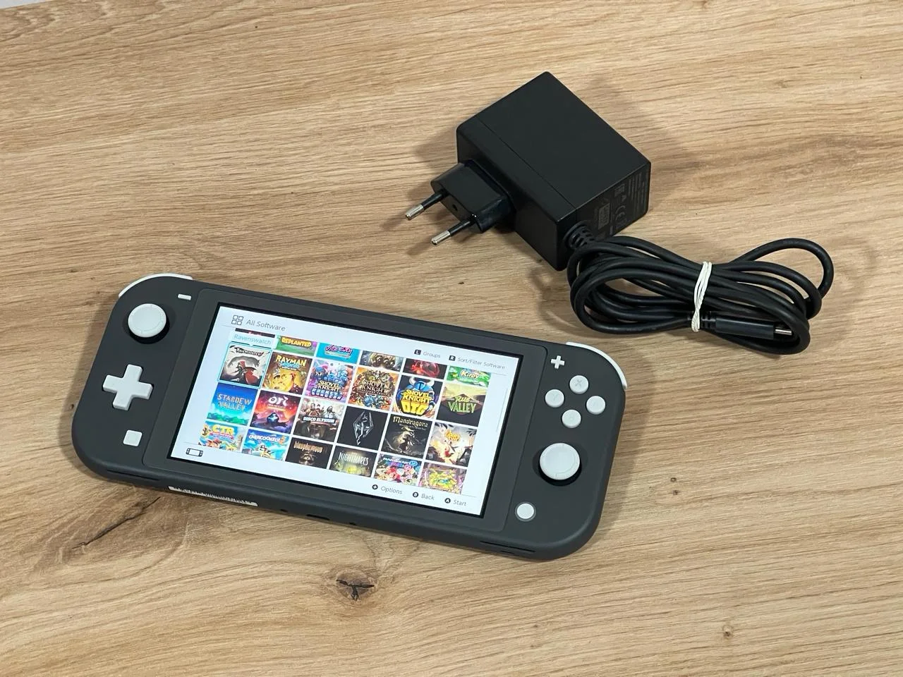 игровые консоли Nintendo Switch Lite 1