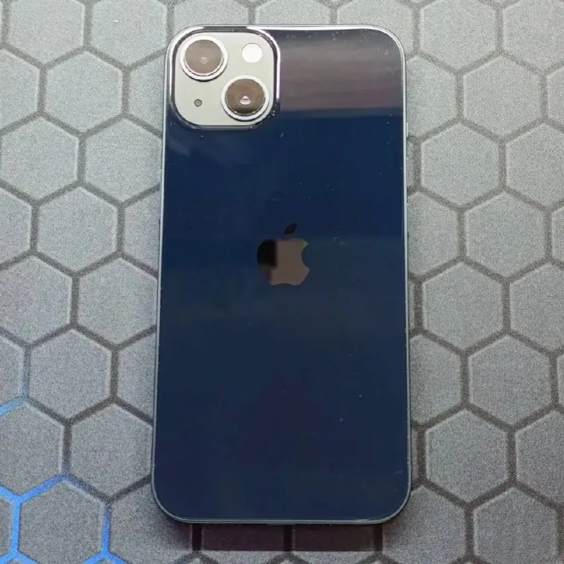 iPhone 13 128GB Midnight черный 4