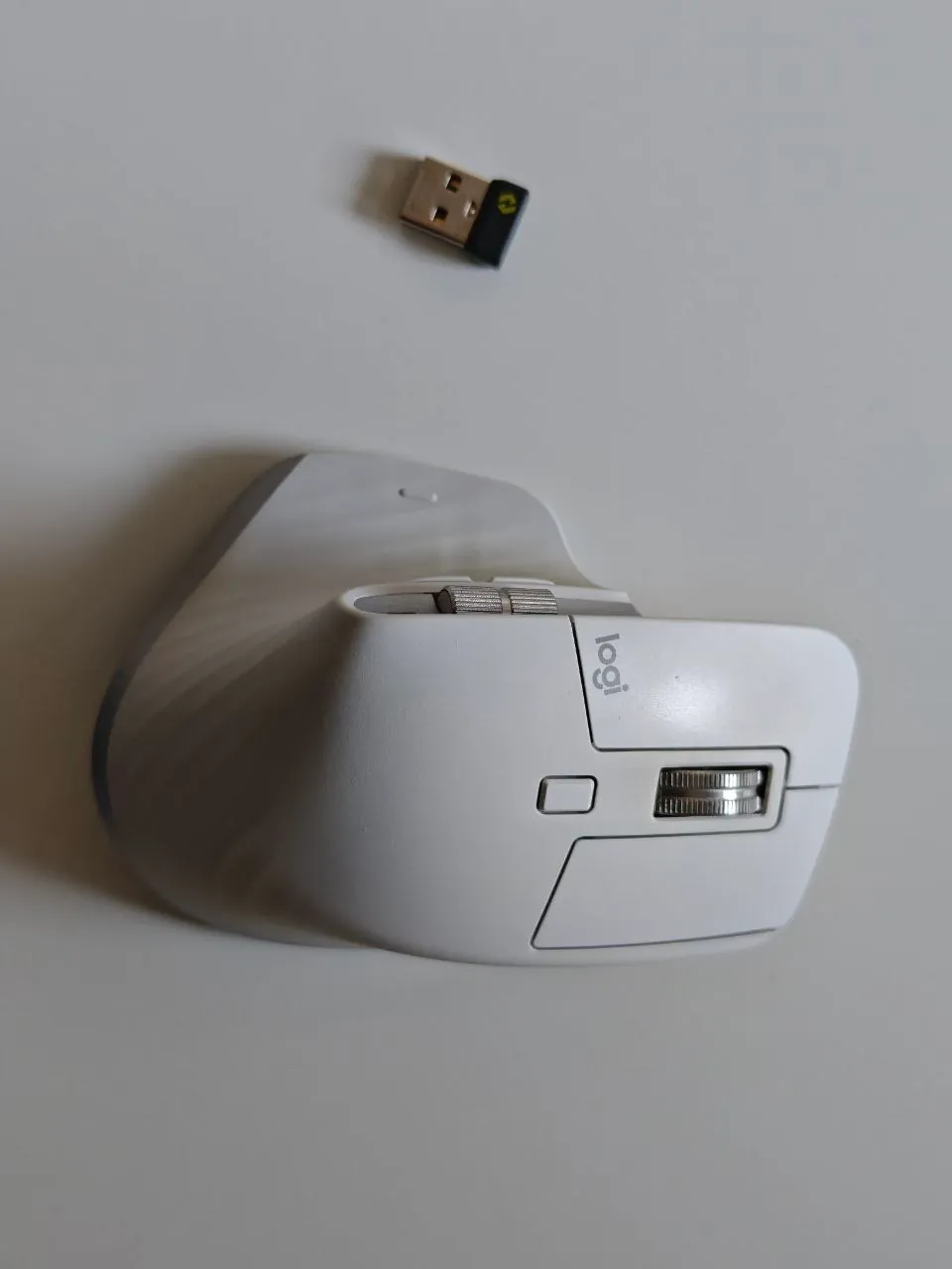Мышь Logitech MX Master 3S серебристая 1