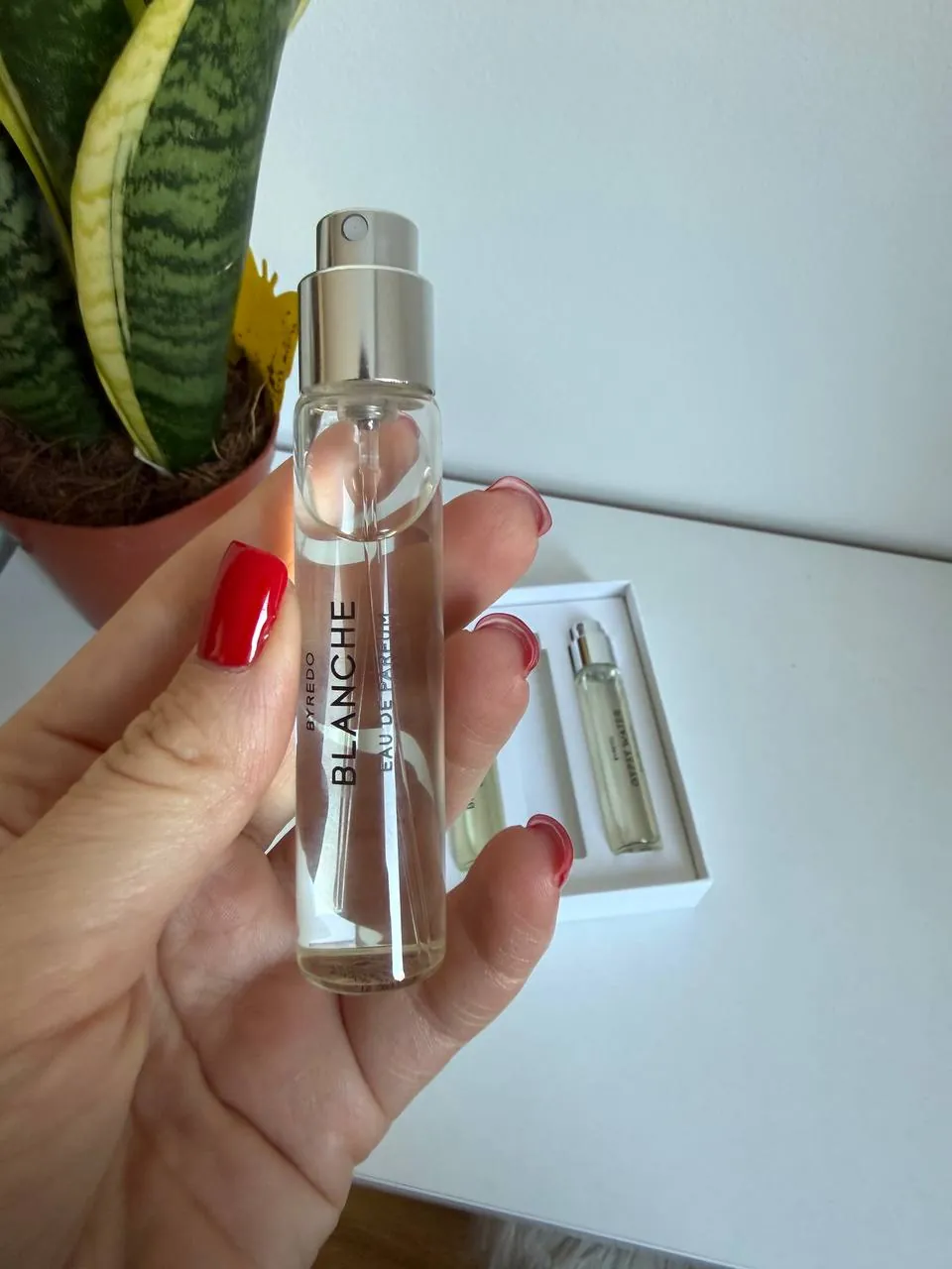 Косуха H&M сумка Salomon духи Byredo пижама 4