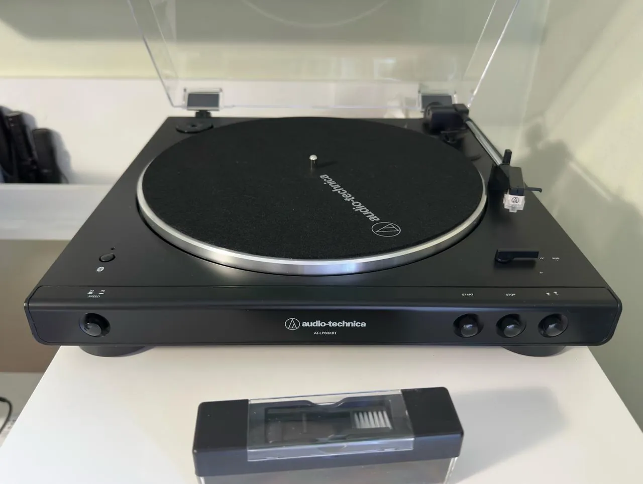 Проигрыватель Audio-Technica AT-LP60XBT 1