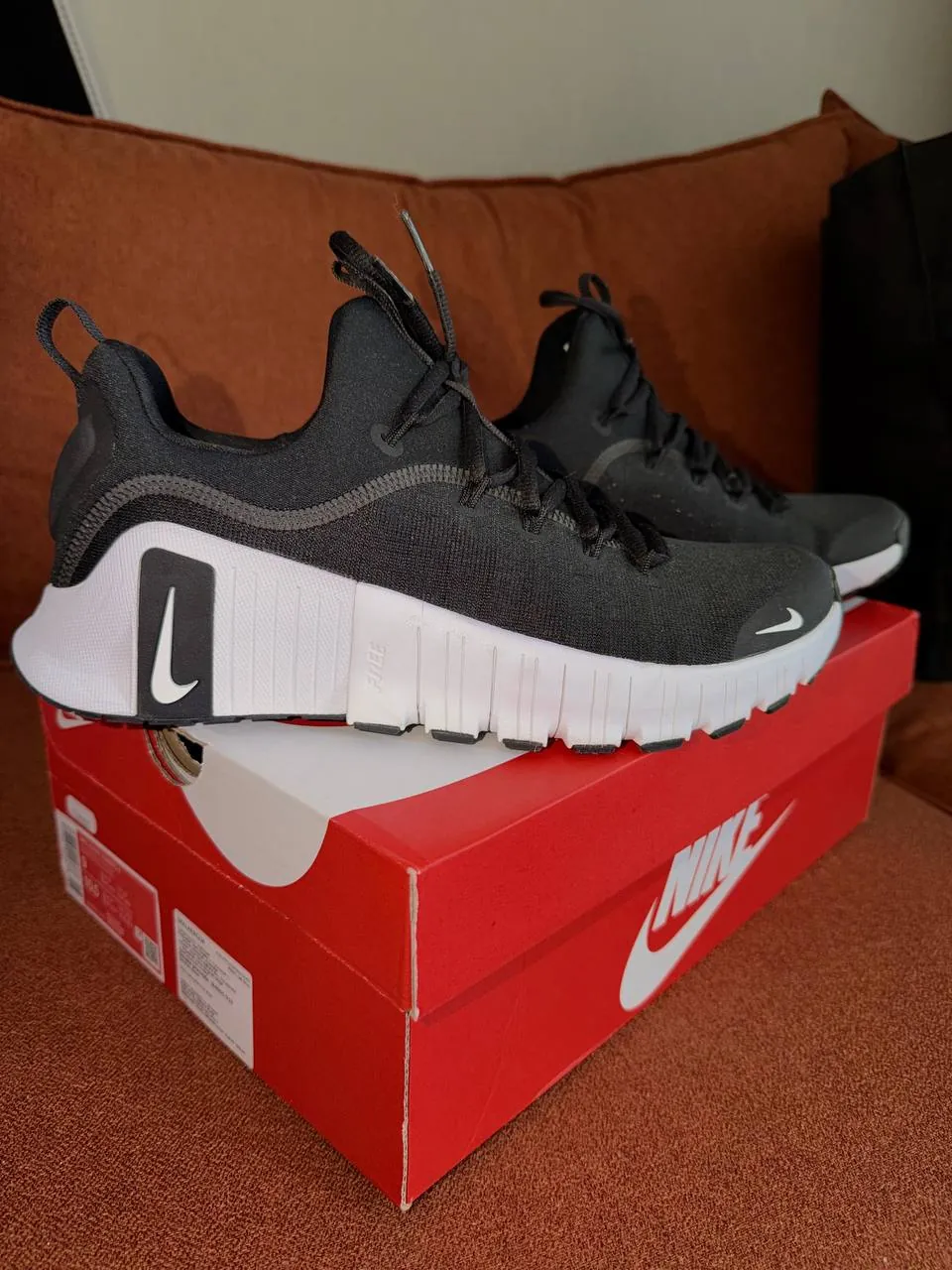Кроссовки Nike мужские 42.5 EU новые 1