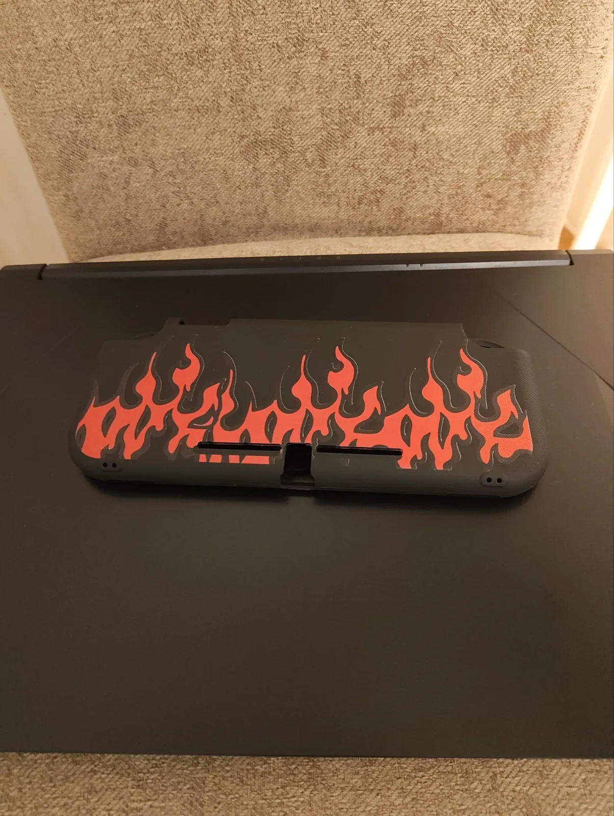 Ноутбук Acer Nitro 5 и Nintendo Switch Lite 5
