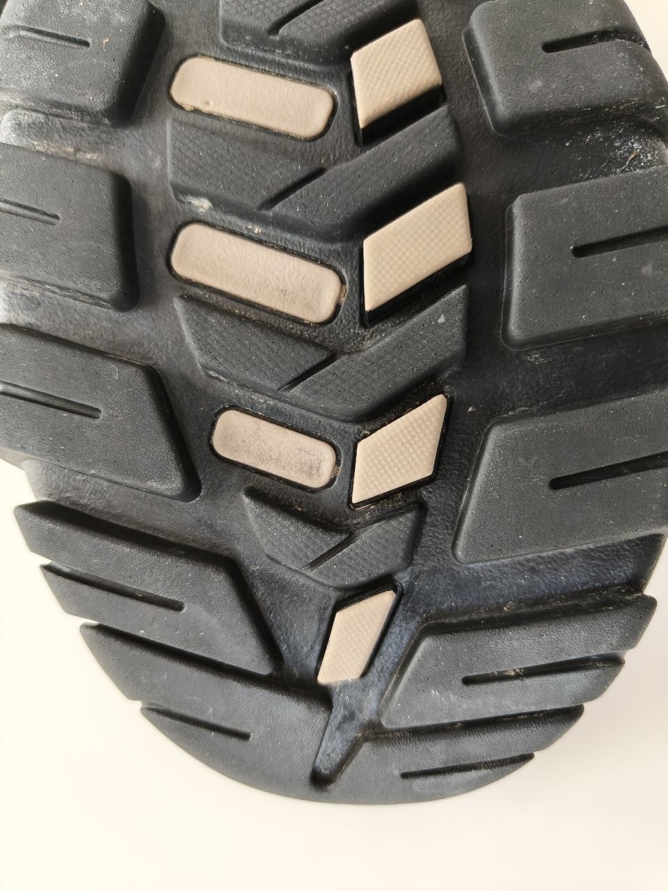 кроссовки Karrimor Aerator 4