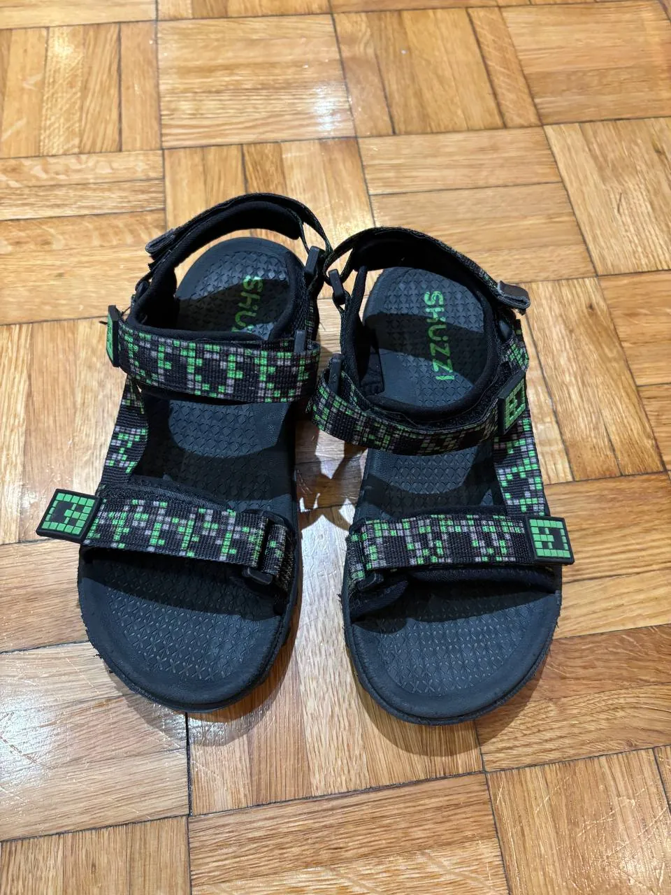 Детская обувь Skechers Dr. Kong Decathlon 4