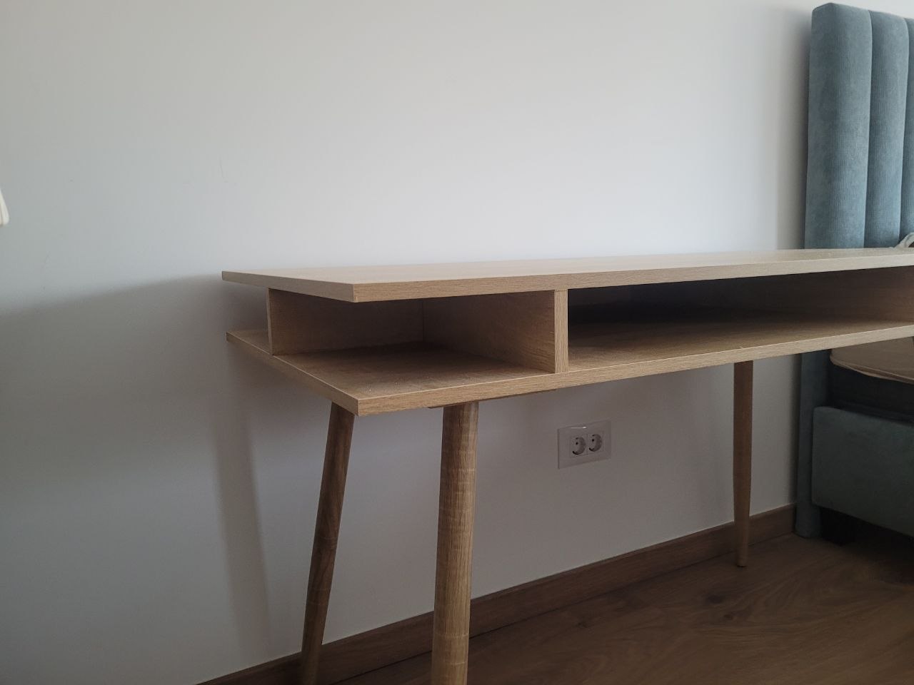 Продаётся новый письменный стол 2