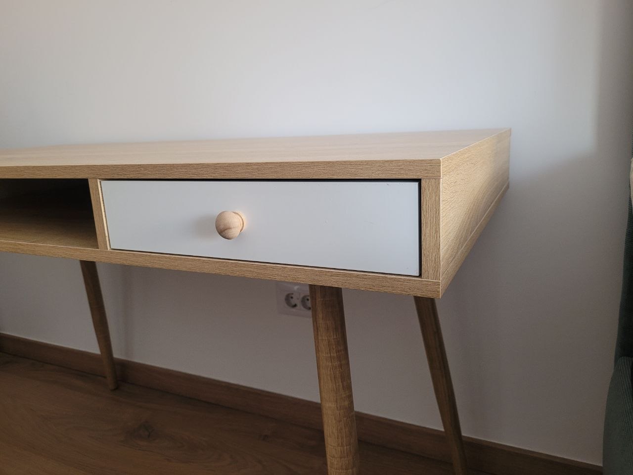 Продаётся новый письменный стол 3