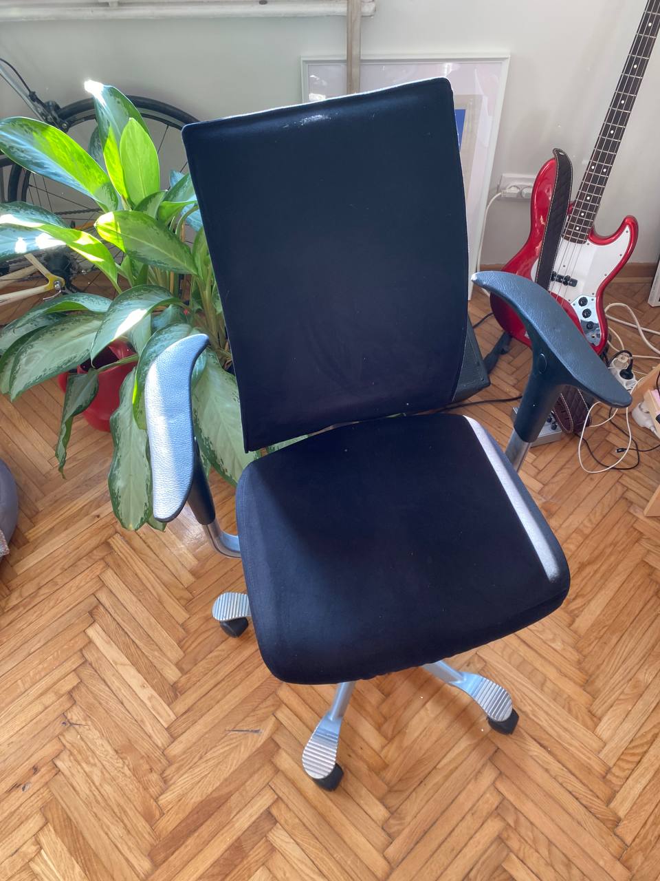 Кресло рабочее компьютерное HAG 2