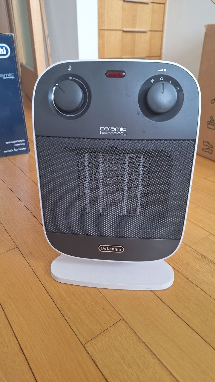 Обогреватель Delonghi 1
