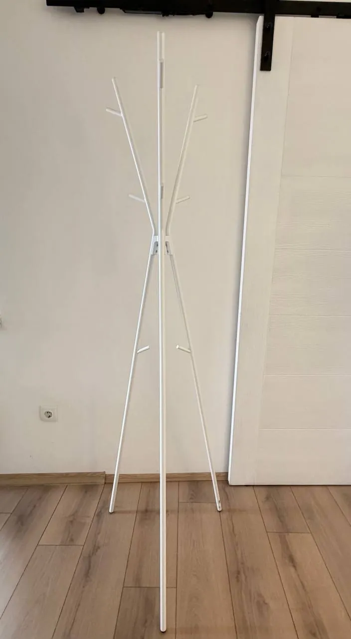 Напольная вешалка IKEA 1