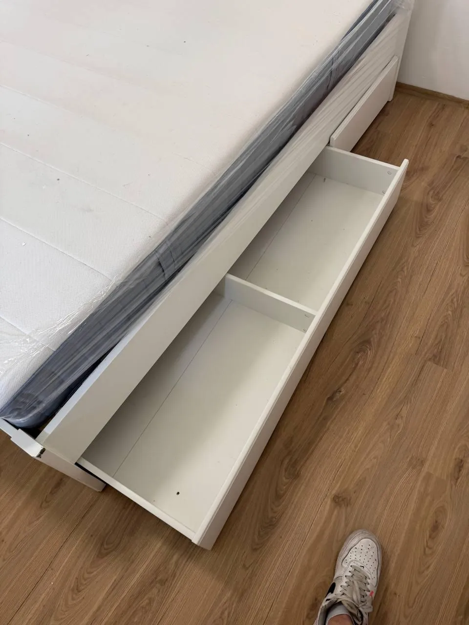 Кровать IKEA MALM 160×200 с матрасом и ящиками 4