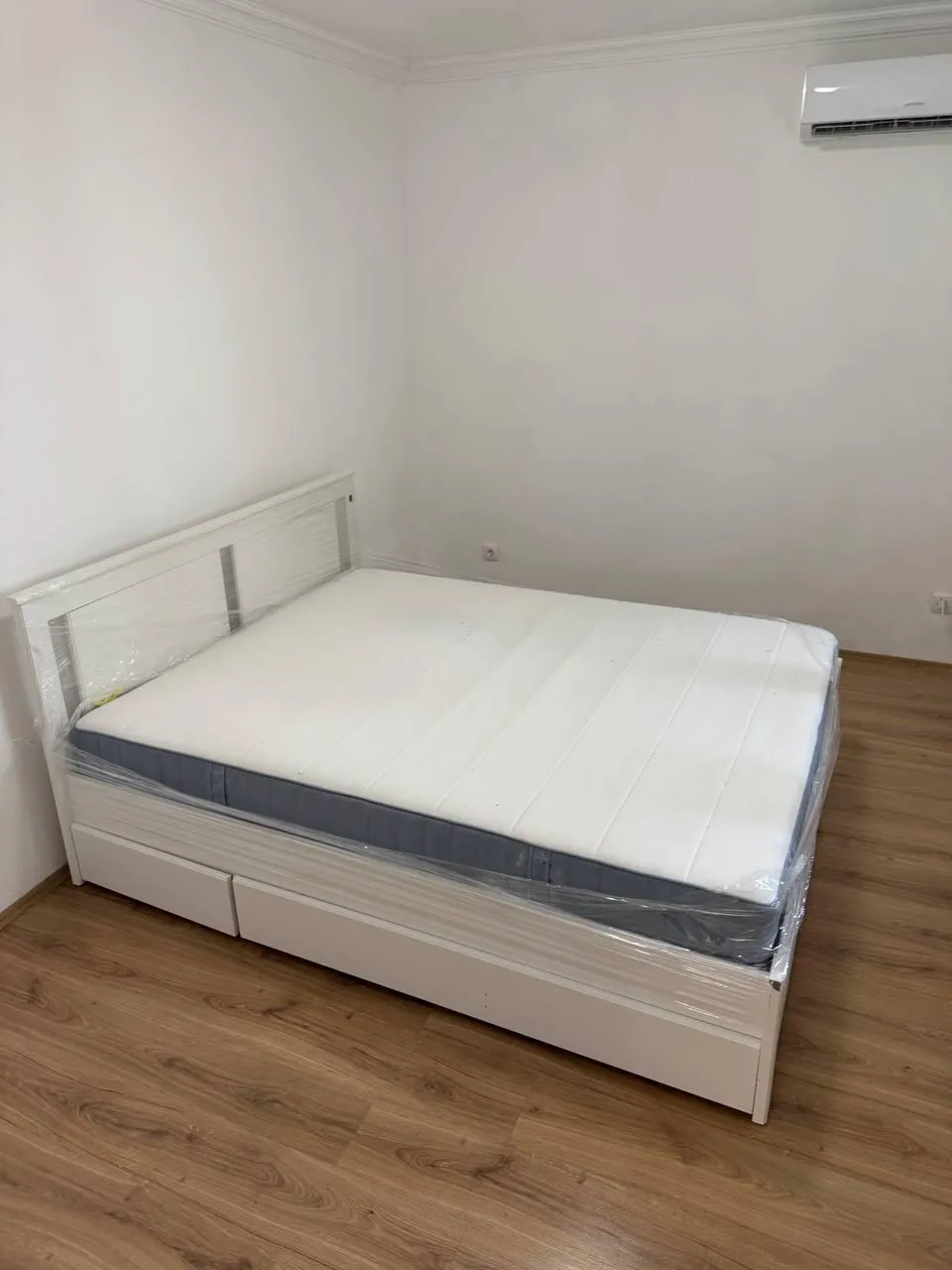 Кровать IKEA MALM 160×200 с матрасом и ящиками 1