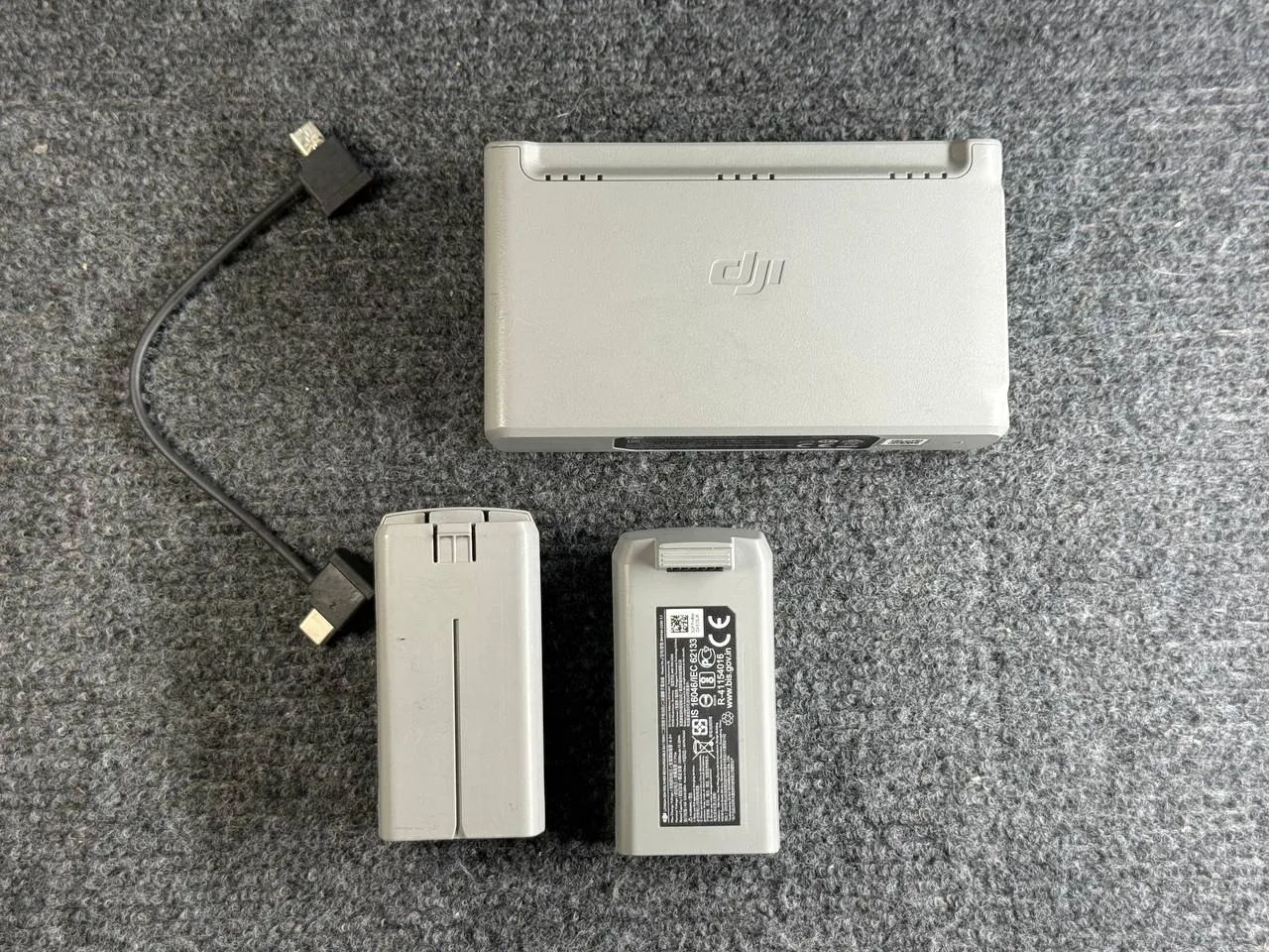 2 аккумулятора DJI Mini 2 + зарядный хаб + кейс 1