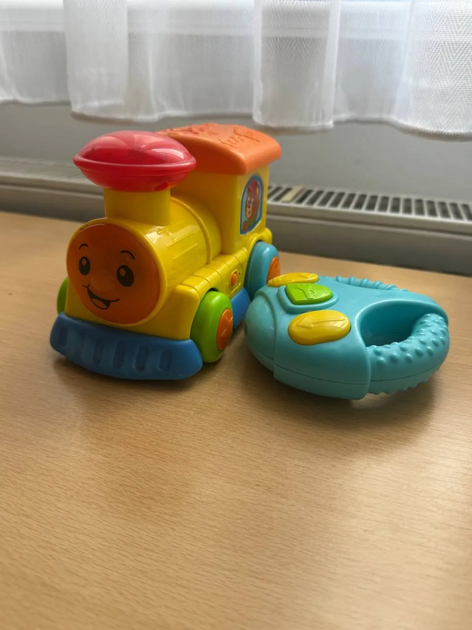 Детские игрушки паровозик и пазлы 1