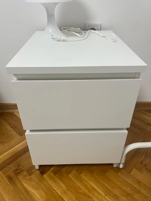 Прикроватные тумбочки IKEA MALM 2 штуки белые 3