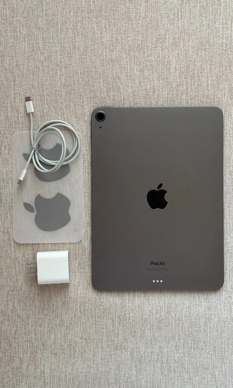 iPad Air 5 M1 64GB Wi-Fi Space Gray 1