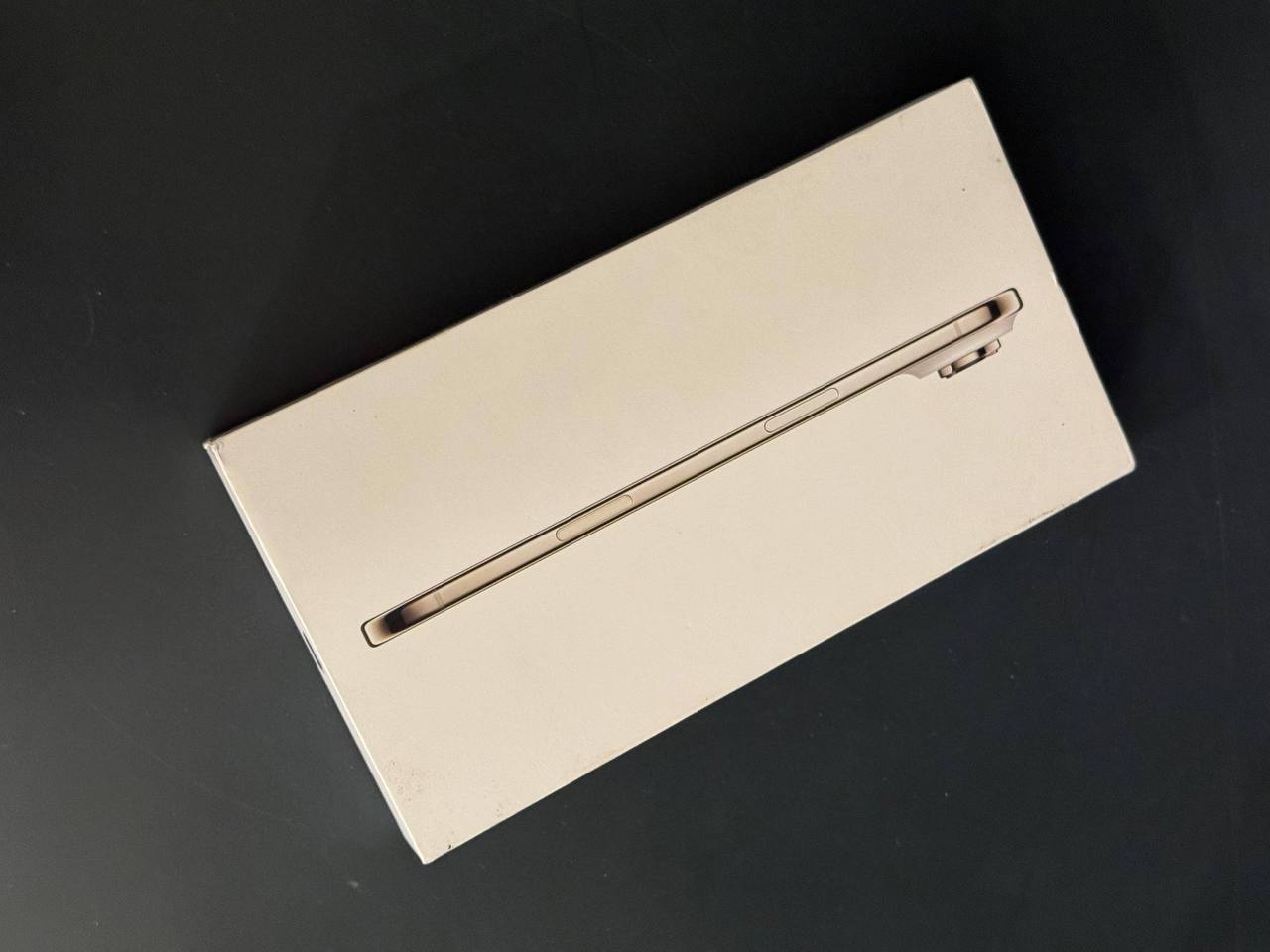 iPhone Air 256GB Gold 9