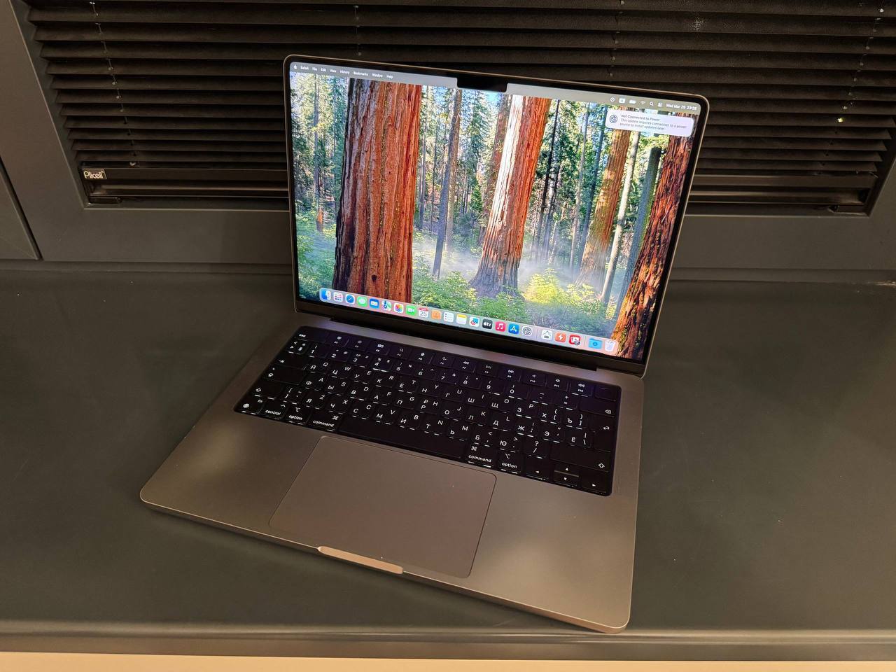 iPhone Air 256GB Gold 8