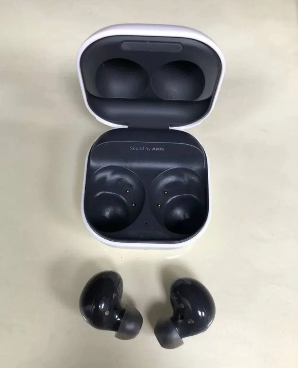 Samsung Galaxy Buds 2 1