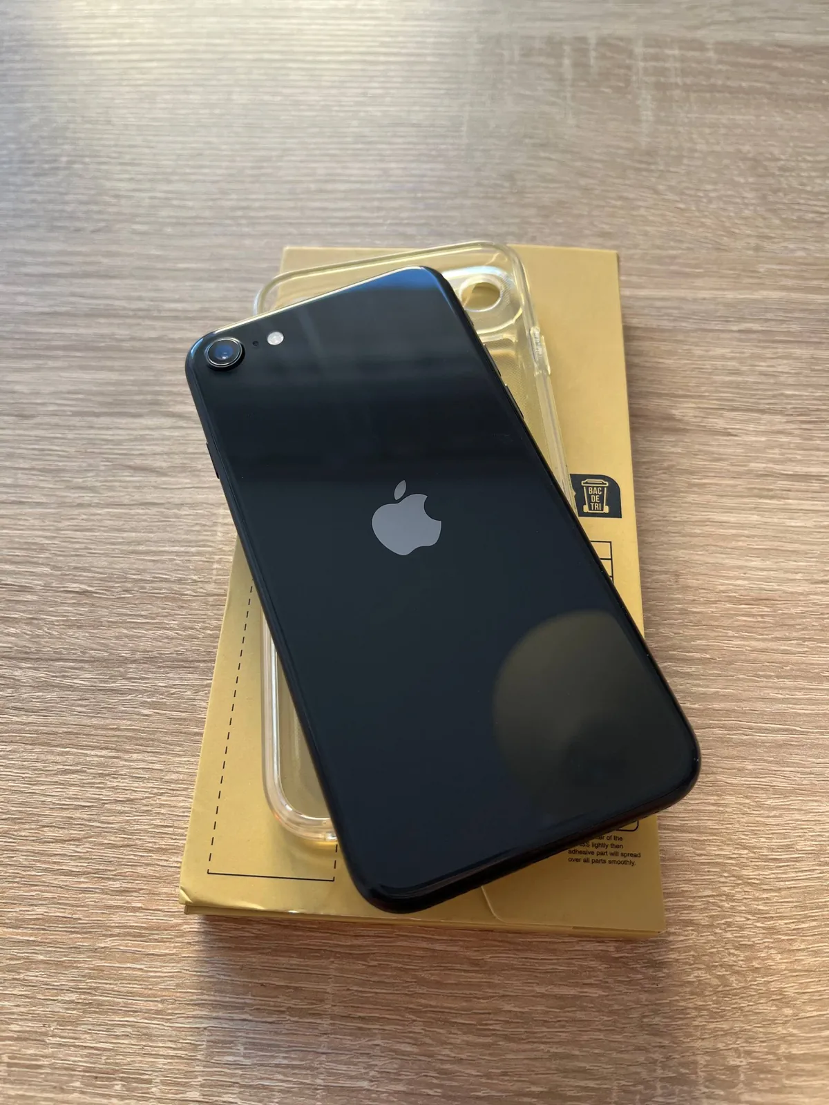 iPhone SE 2 2020 128 ГБ 1