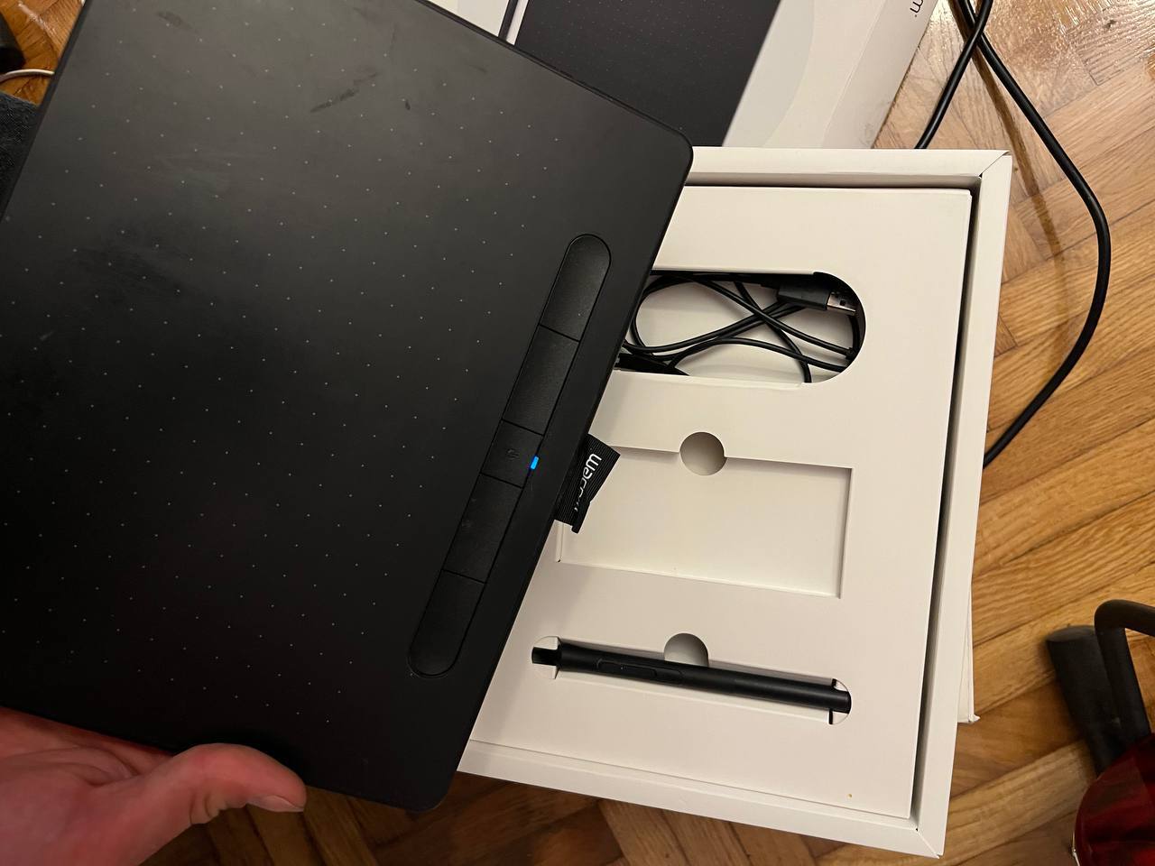 Продаю Wacom Intuos M Bluetooth 3