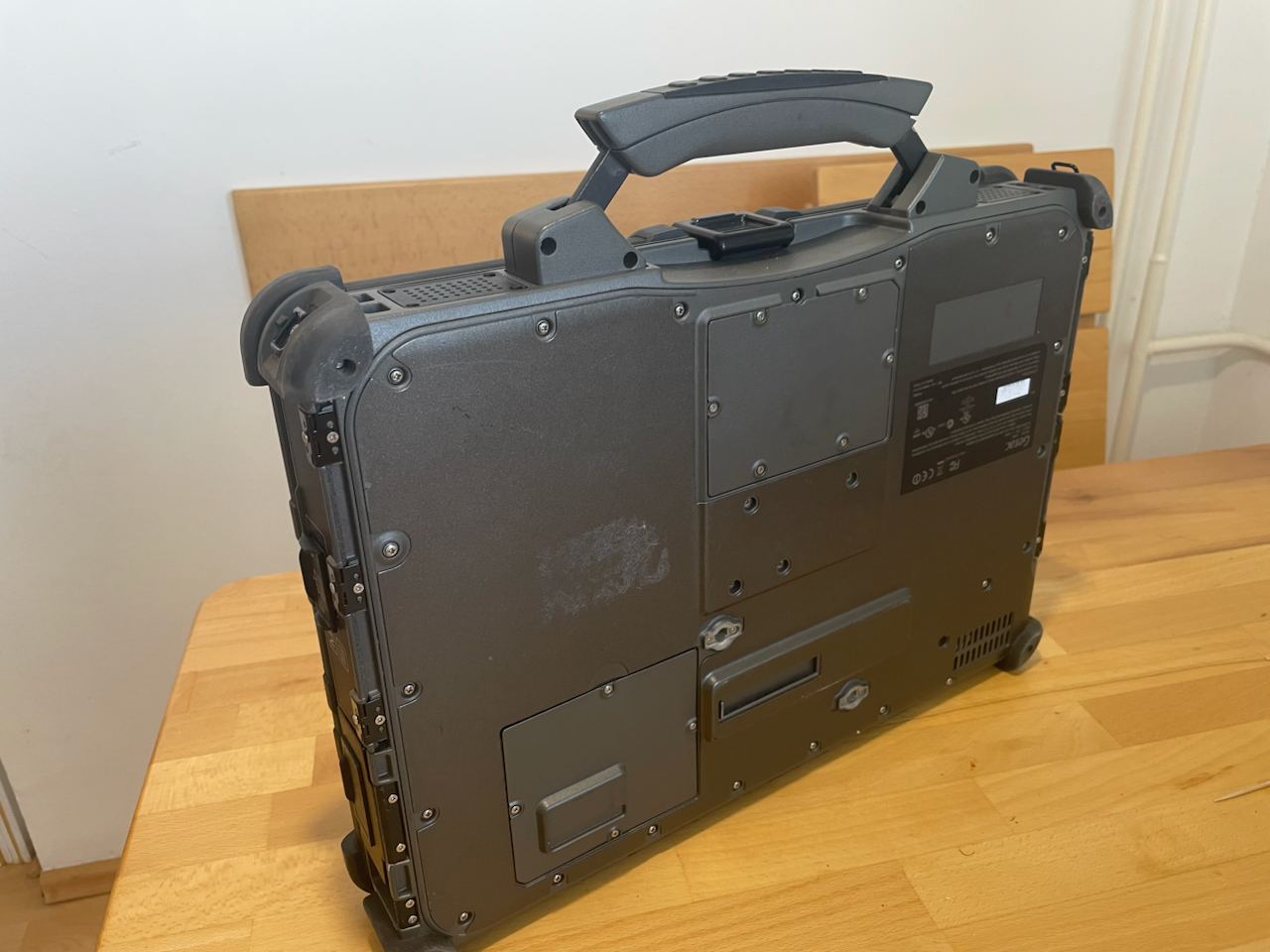 Продаю защищённый ноутбук Getac X500G3 9