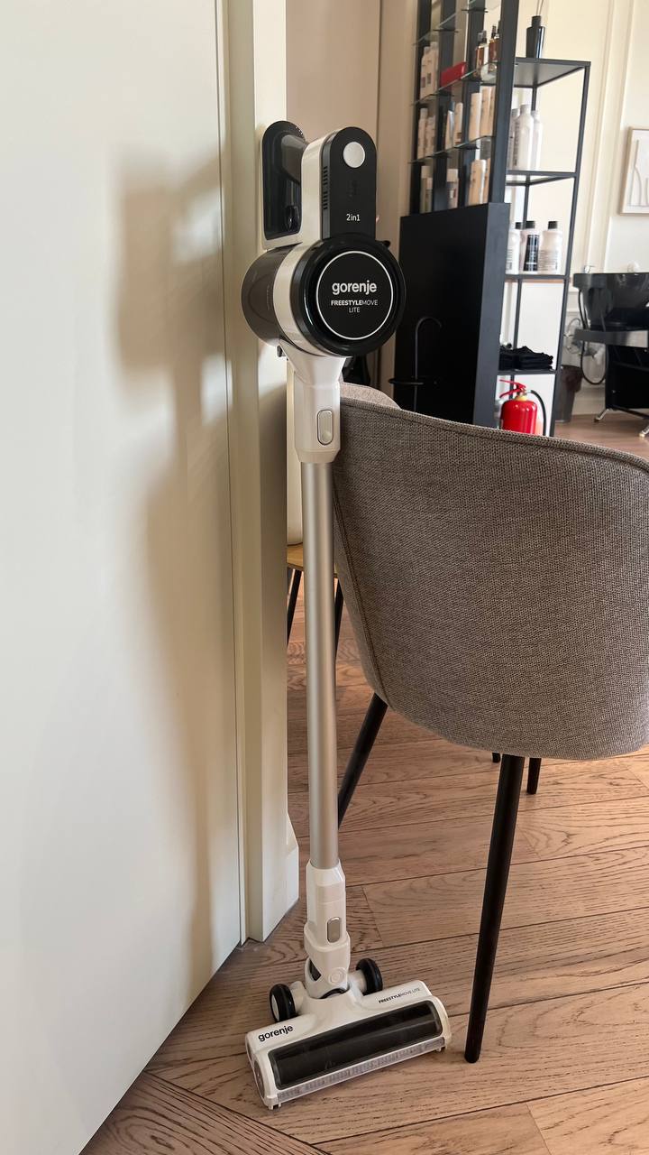 Кресло, зеркало, тумба, чайник 5