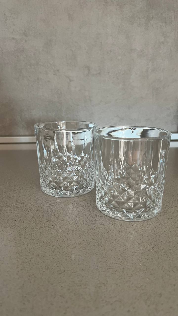 Кресло, зеркало, тумба, чайник 6