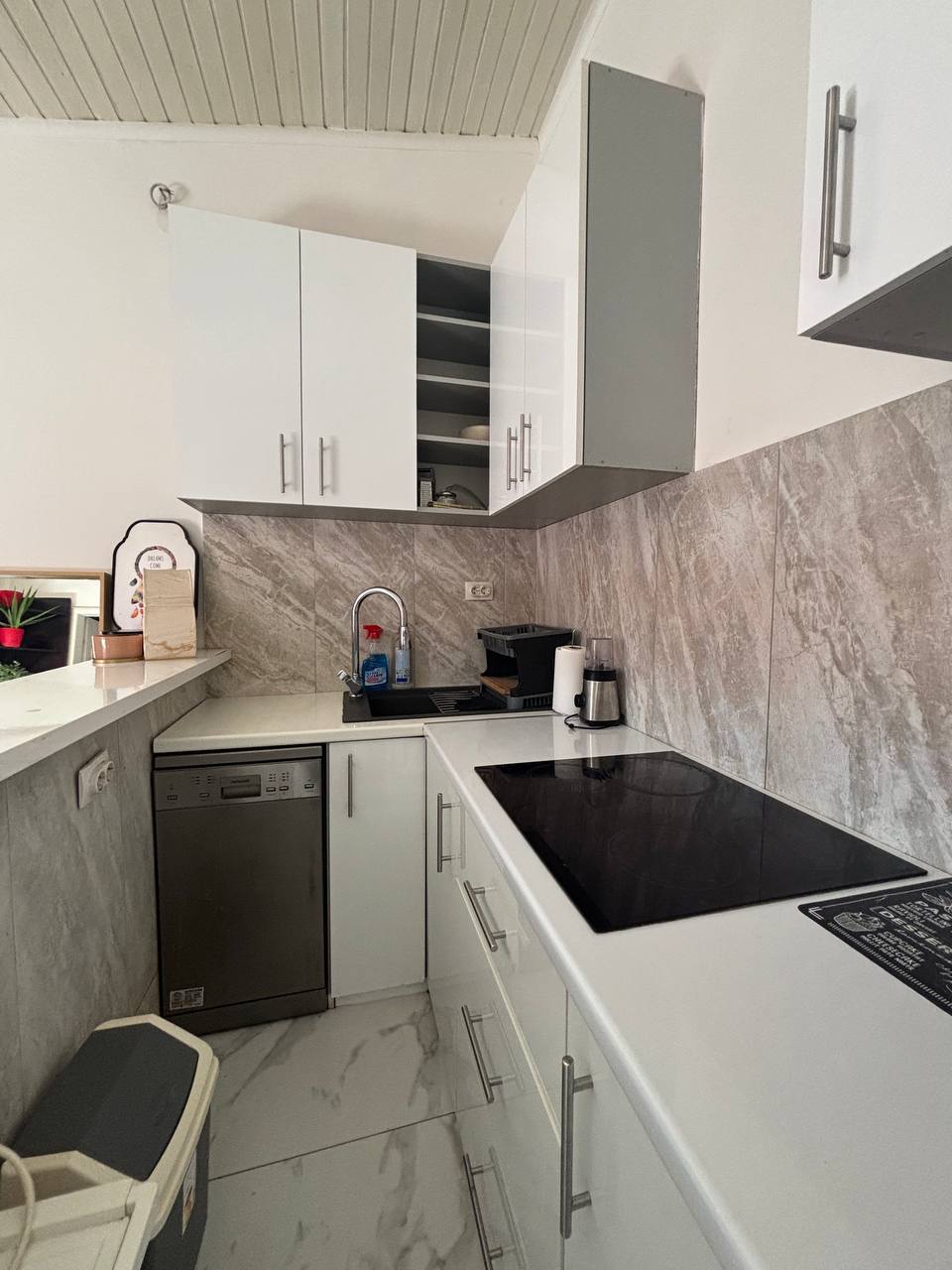 Трехкомнатная квартира на Zvezdara 2