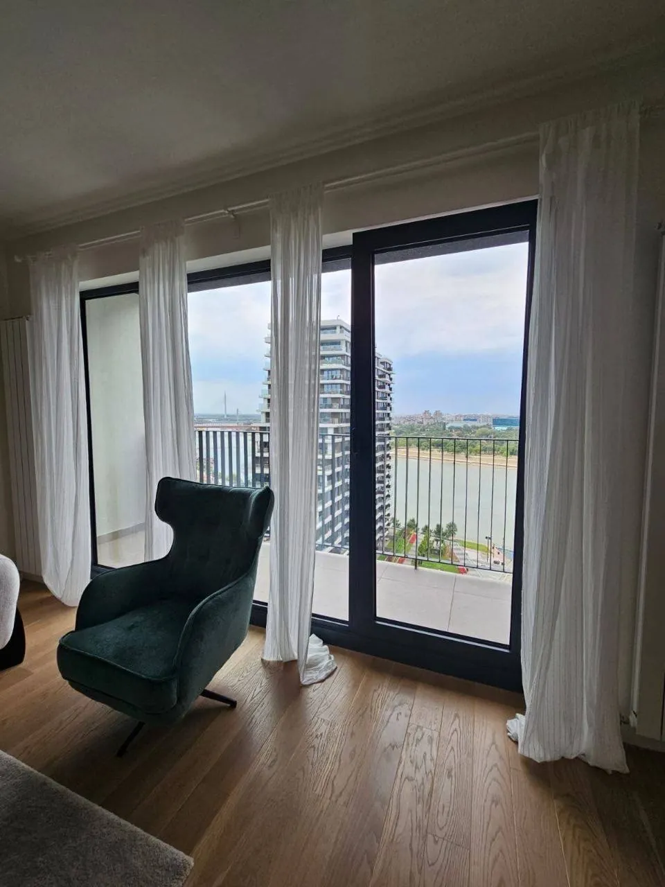 Аренда квартиры 3к Waterfront BW Terra 80м² 1600 EUR 1