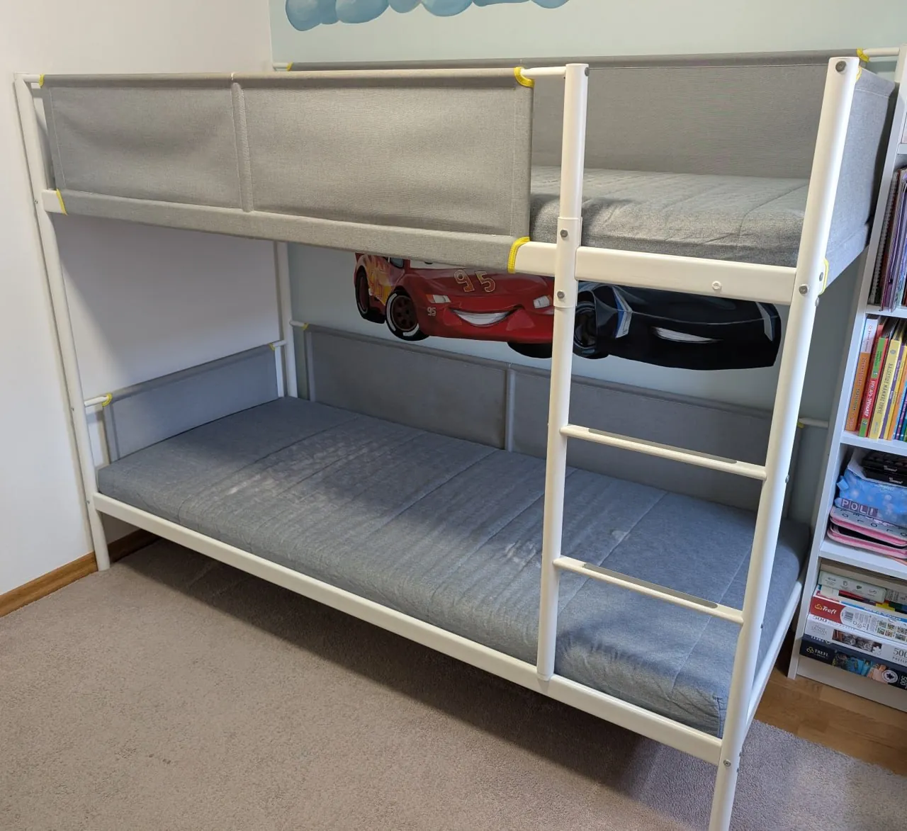 Двухъярусная кровать IKEA VITVAL без матрасов 1