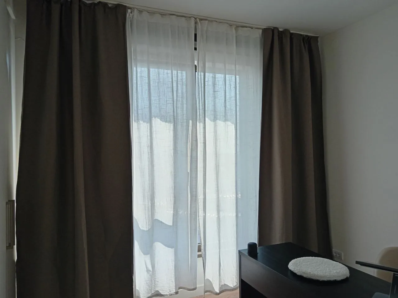 Шторы белые и блэкаут 145×260 Белград 1