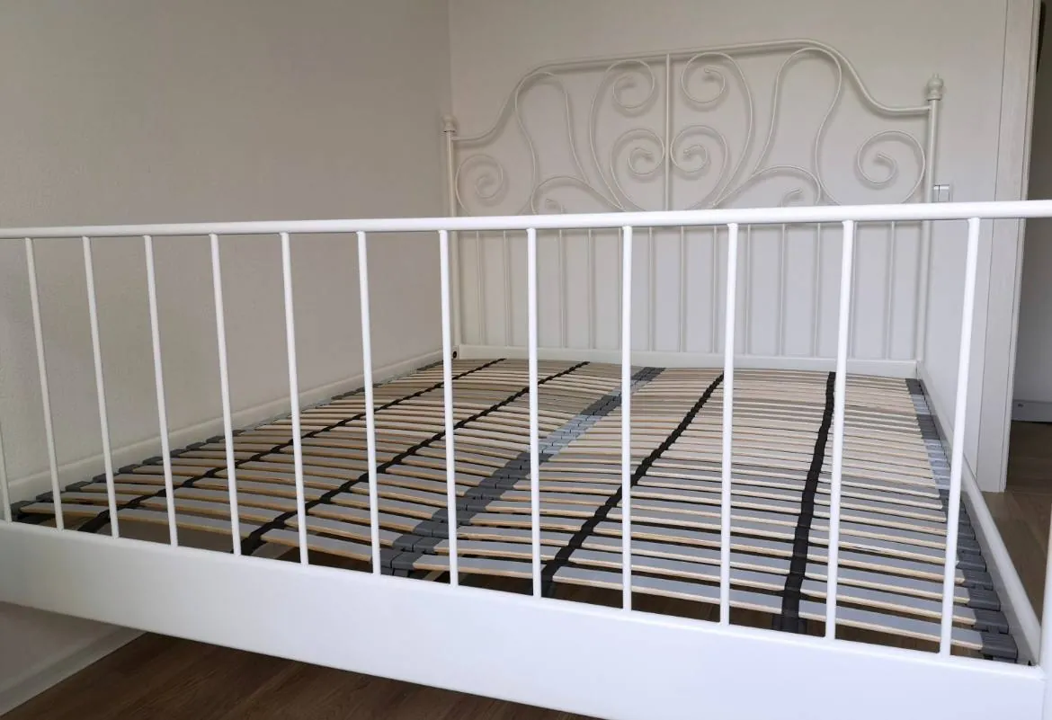 Кровать IKEA LEIRVIK 160×200 металлическая белая 2