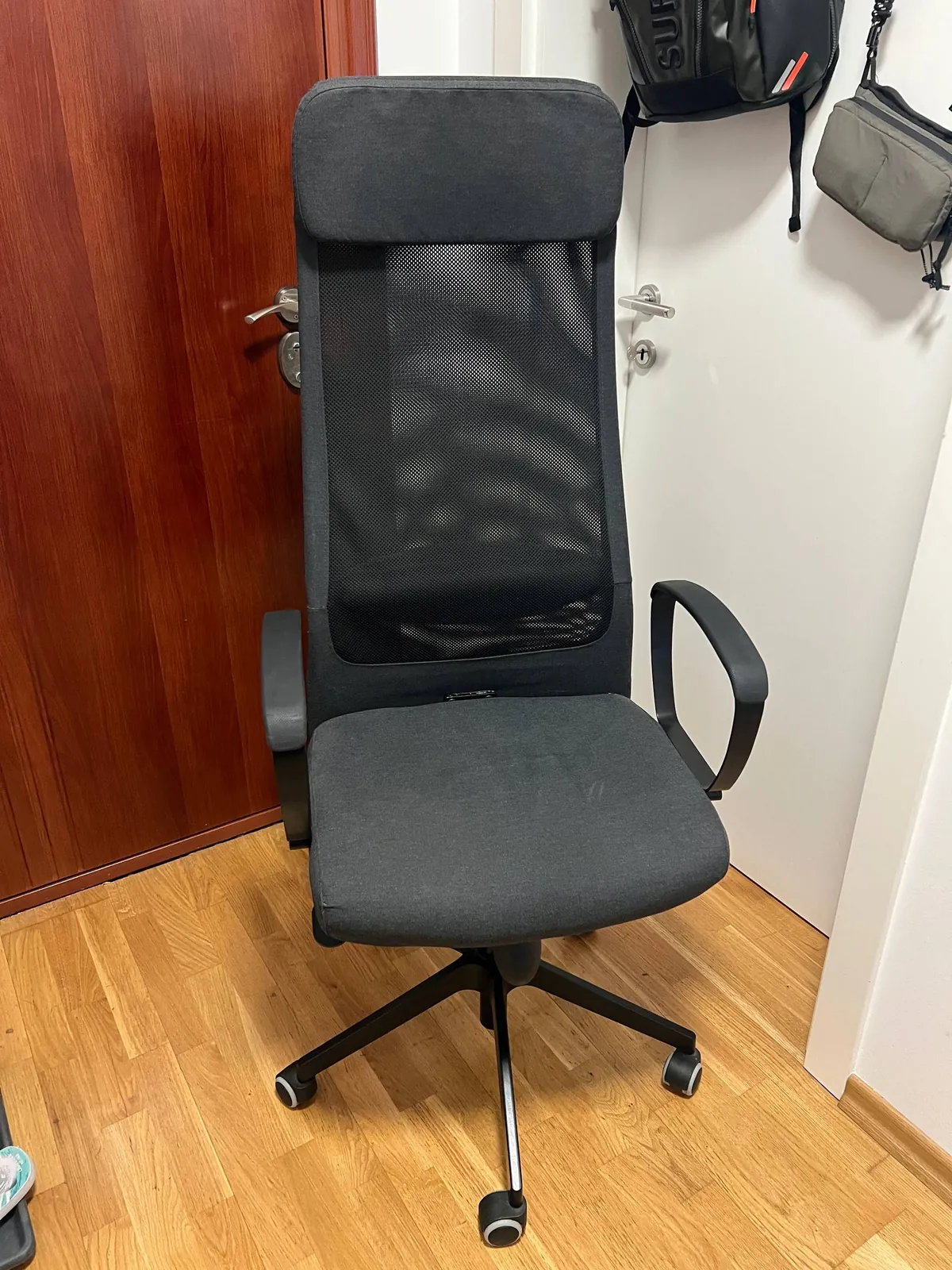Офисное кресло IKEA Markus 1