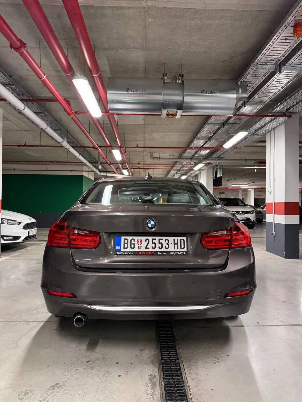 BMW 318 2012 6