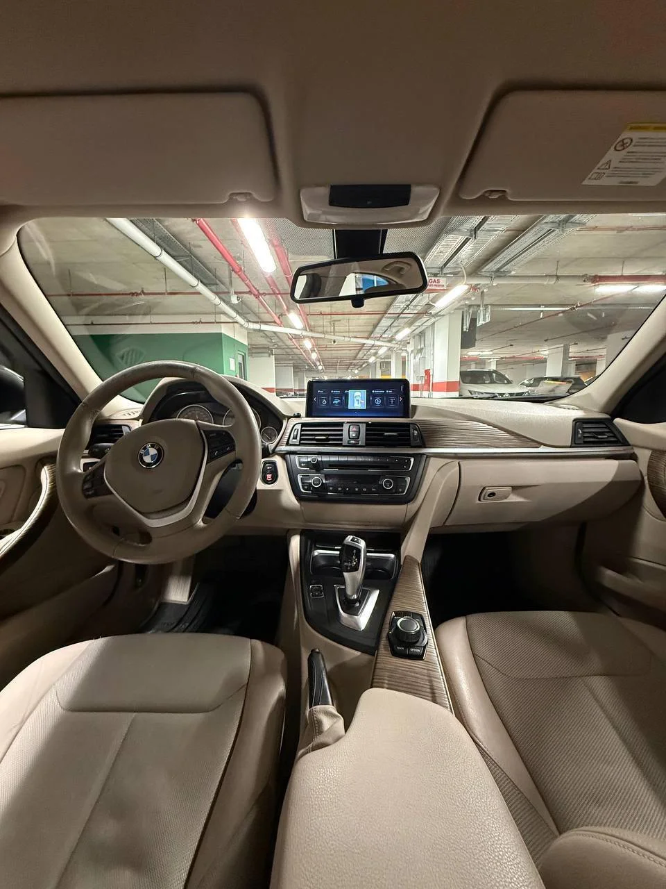 BMW 318 2012 8