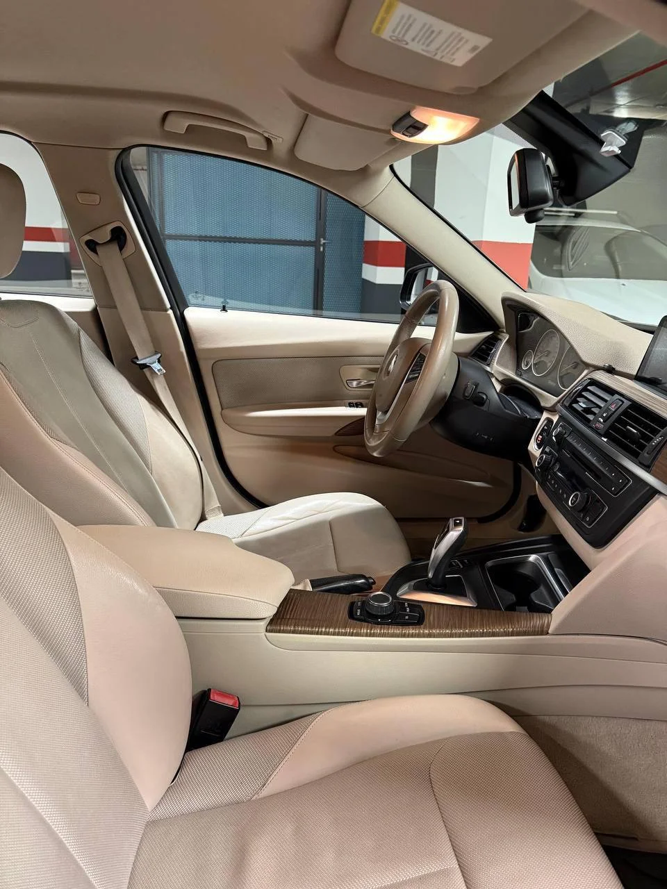 BMW 318 2012 7