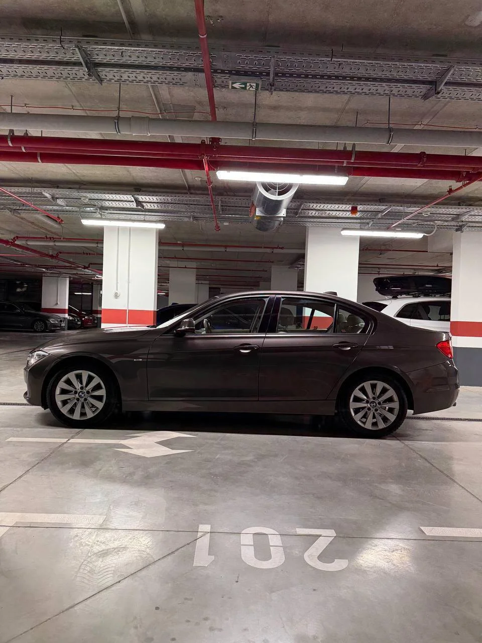 BMW 318 2012 5