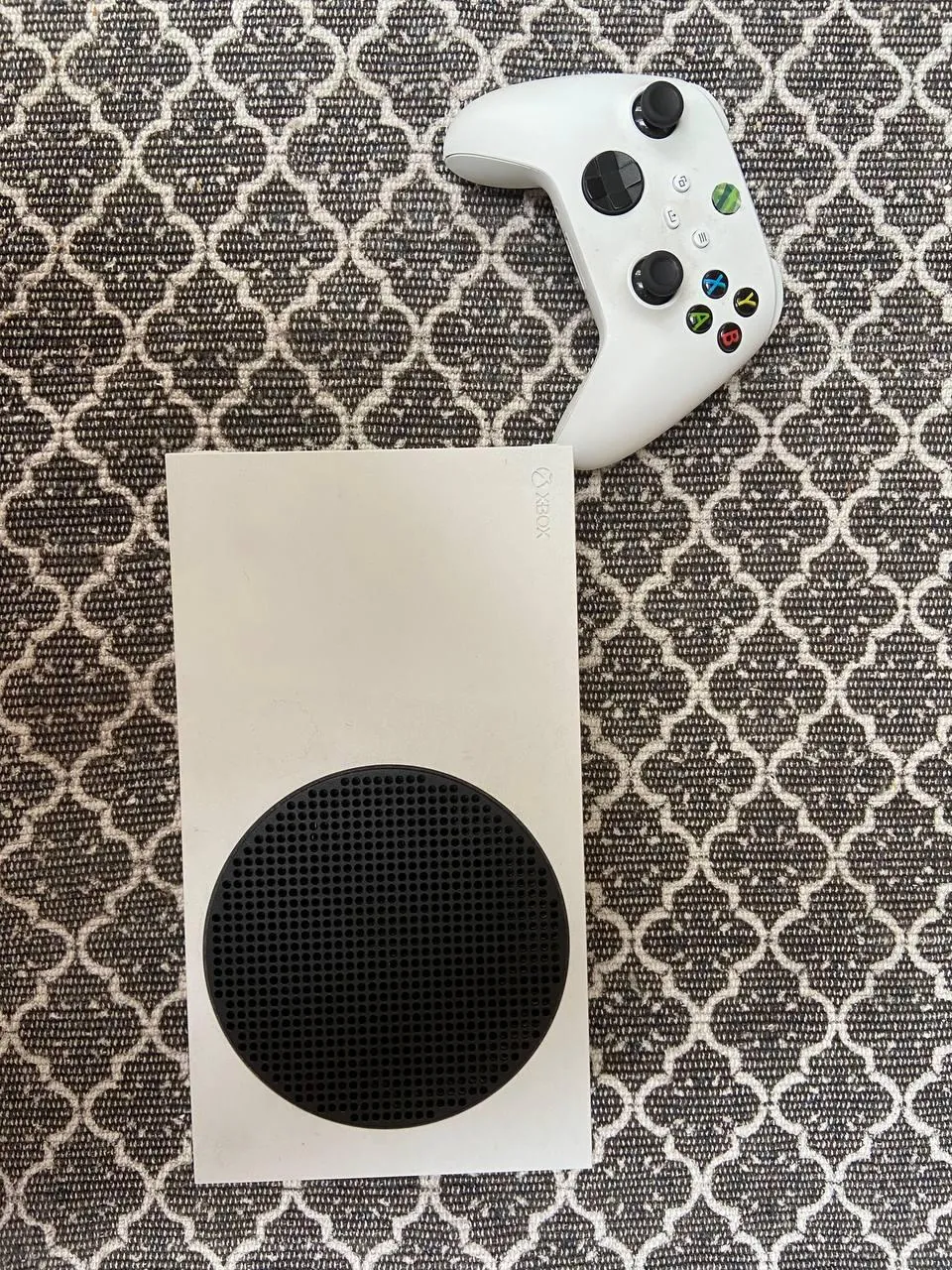 Xbox Series S с геймпадом 1