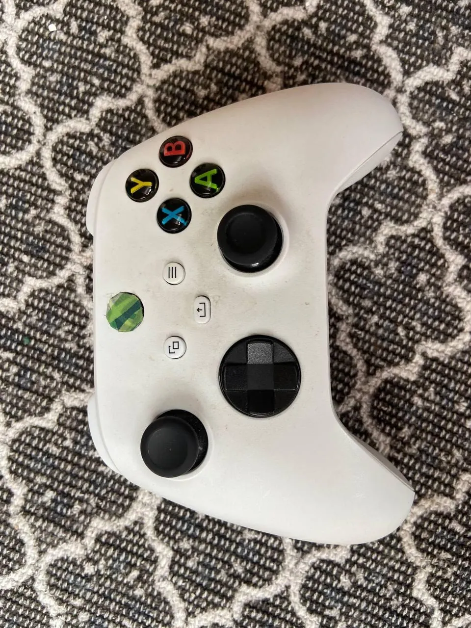 Xbox Series S с геймпадом 2