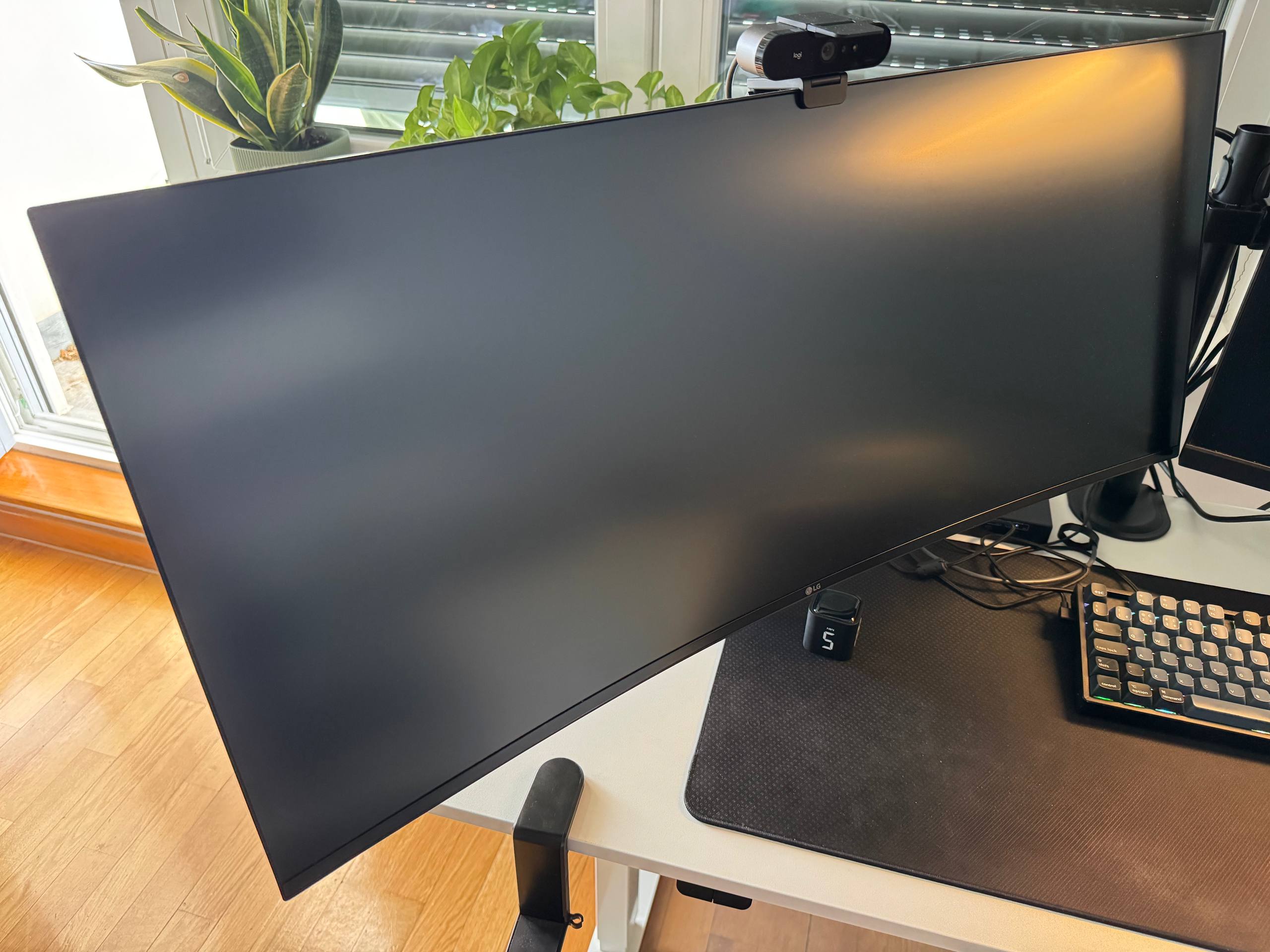 LG UltraWide Monitor Ergo 34” 2