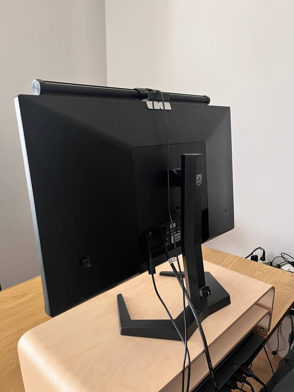 Монитор Philips Momentum 24' 2